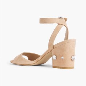 STUART WEITZMAN
Alshn 75 crystal-embellished suede sandals